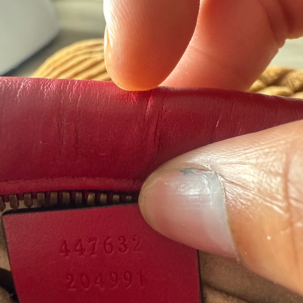 Authentic red Gucci Purse - Picture 4 of 10